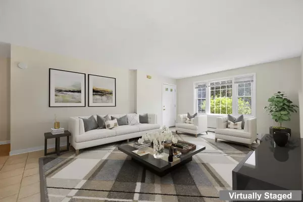 Portsmouth, NH 03801,916 Springbrook CIR #916