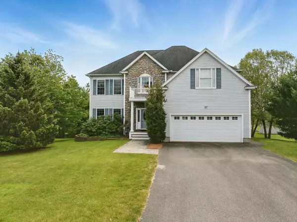 12 Scenic LN, Hudson, NH 03051