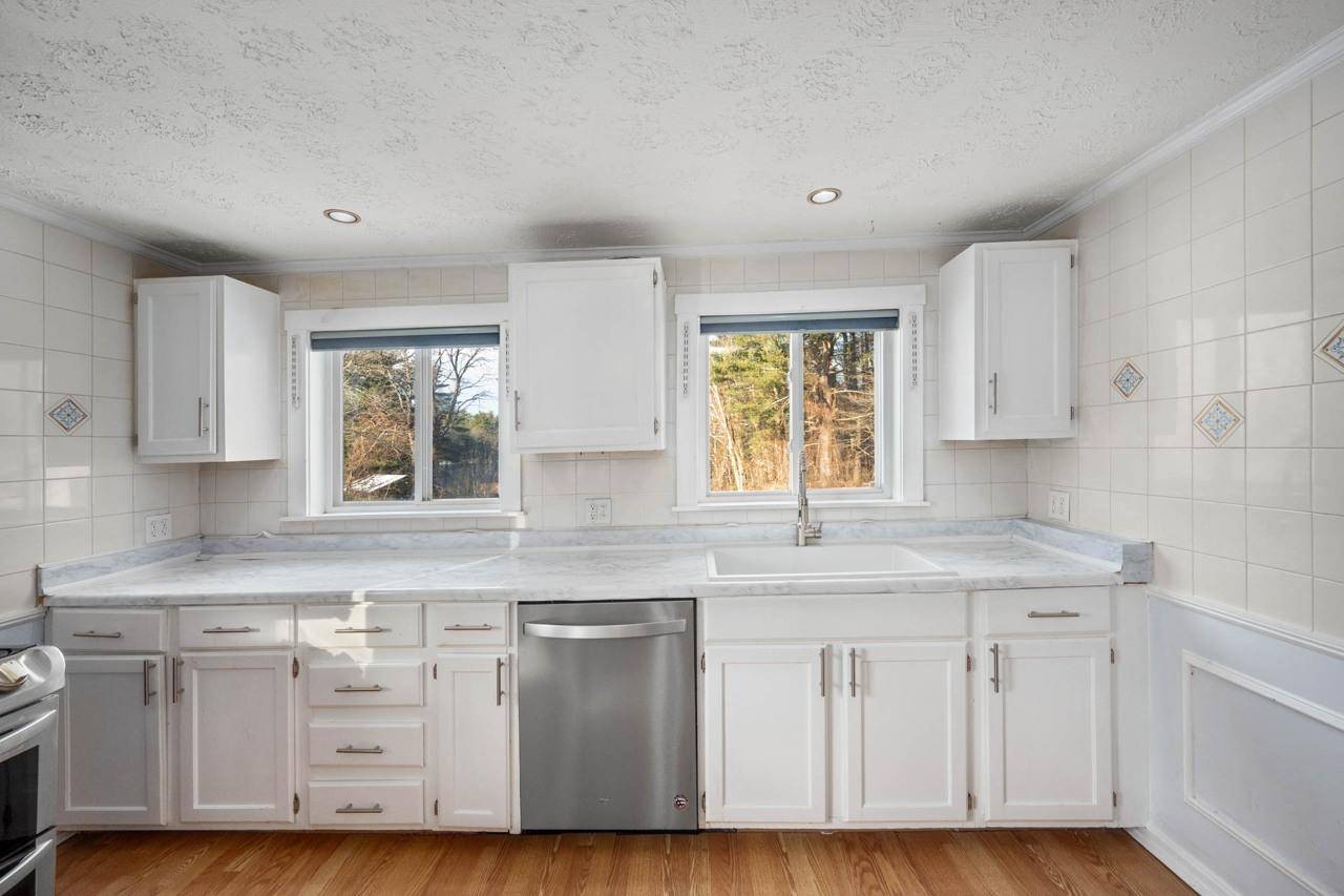Hooksett, NH 03106,29 Benton RD