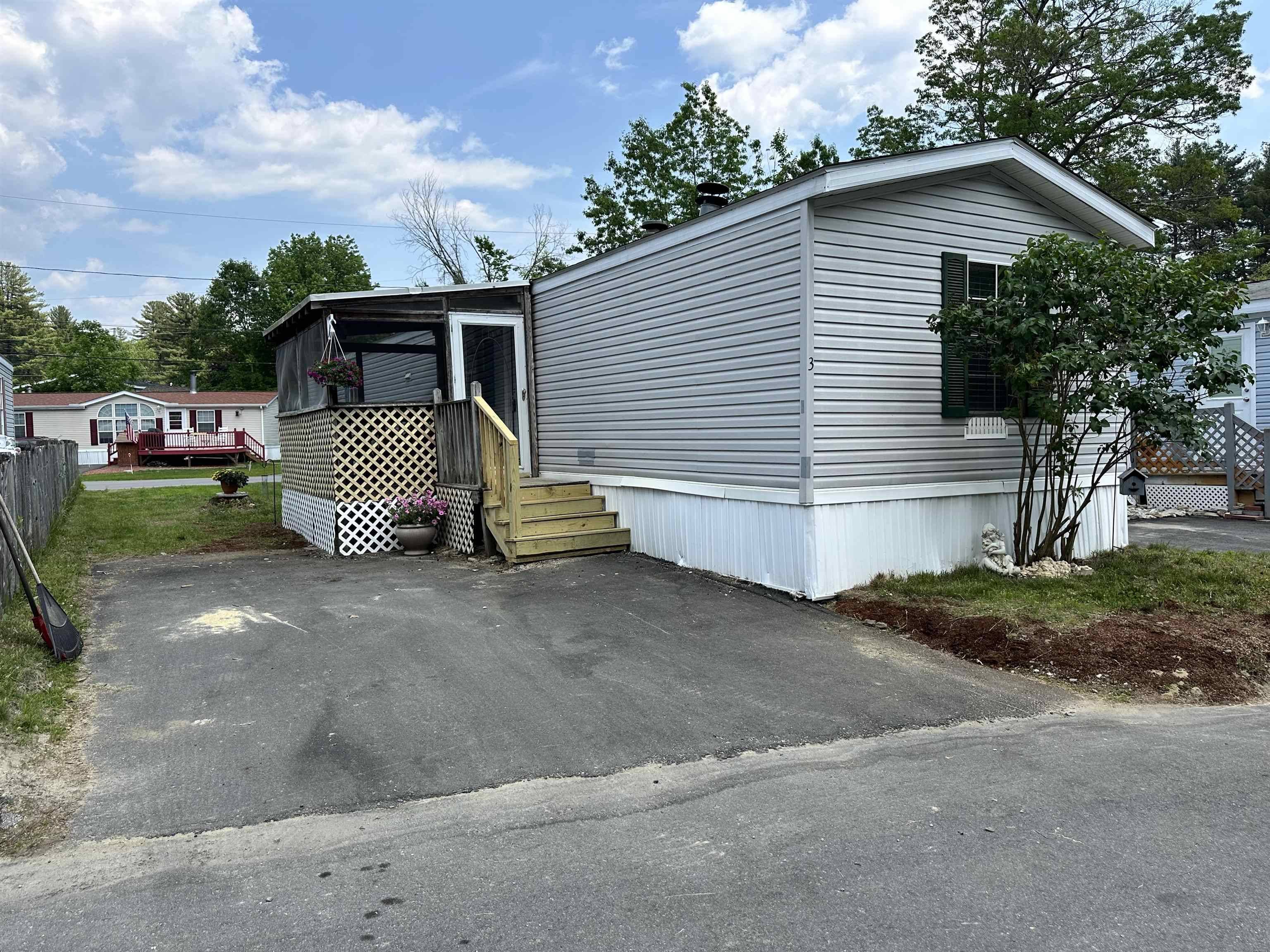 3 Bradford LN, Litchfield, NH 03052
