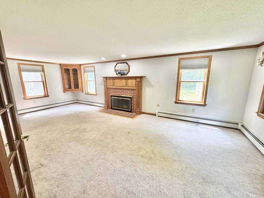 Hampstead, NH 03841-2370,93 Faith DR
