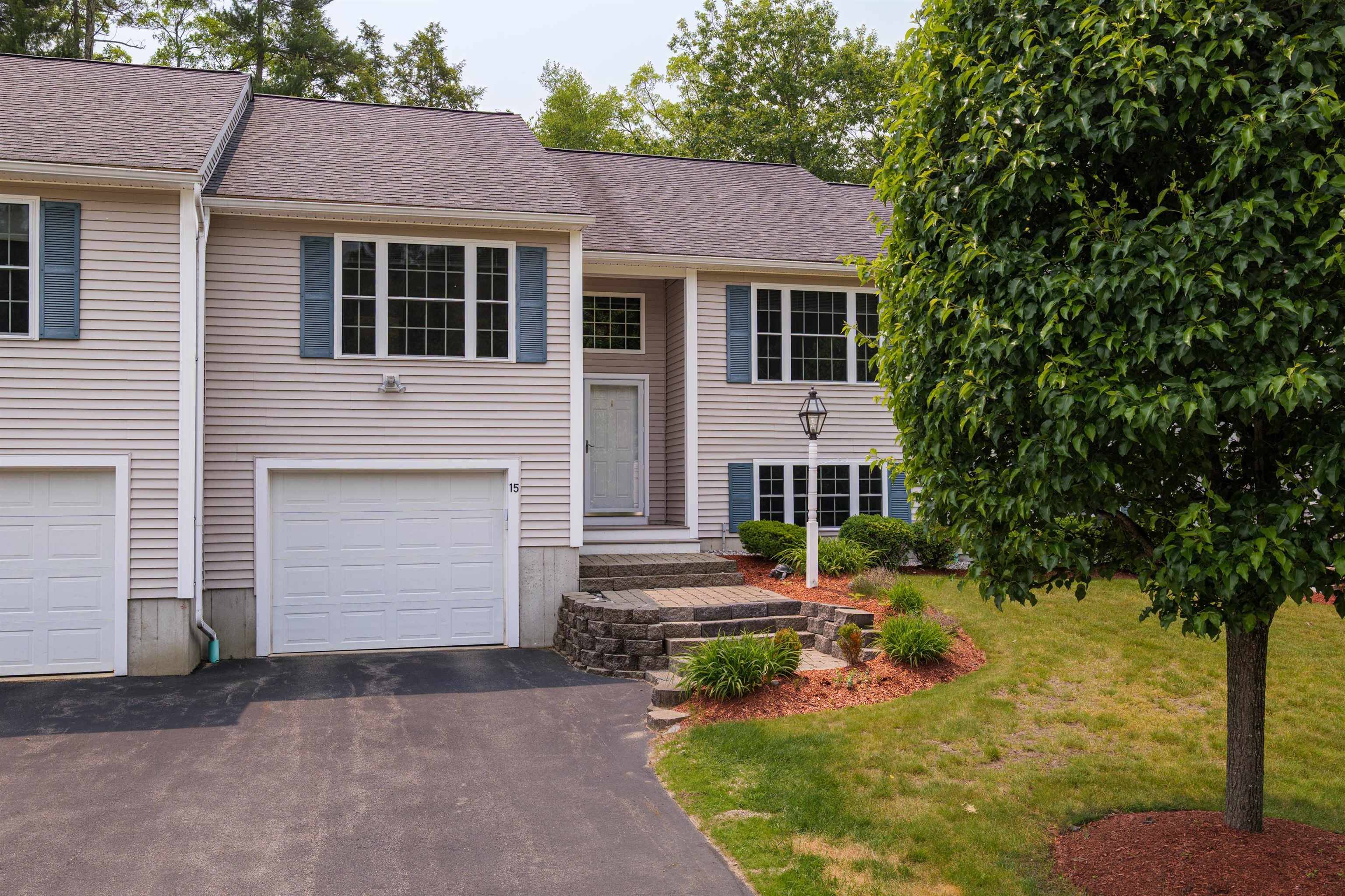 Sandown, NH 03873-2540,15 Christopher DR #5