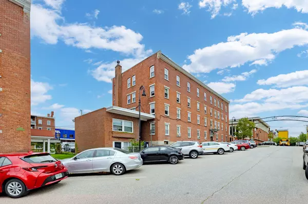 67 Stark ST, Manchester, NH 03101