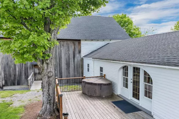 Weare, NH 03281,196 Deering Center RD