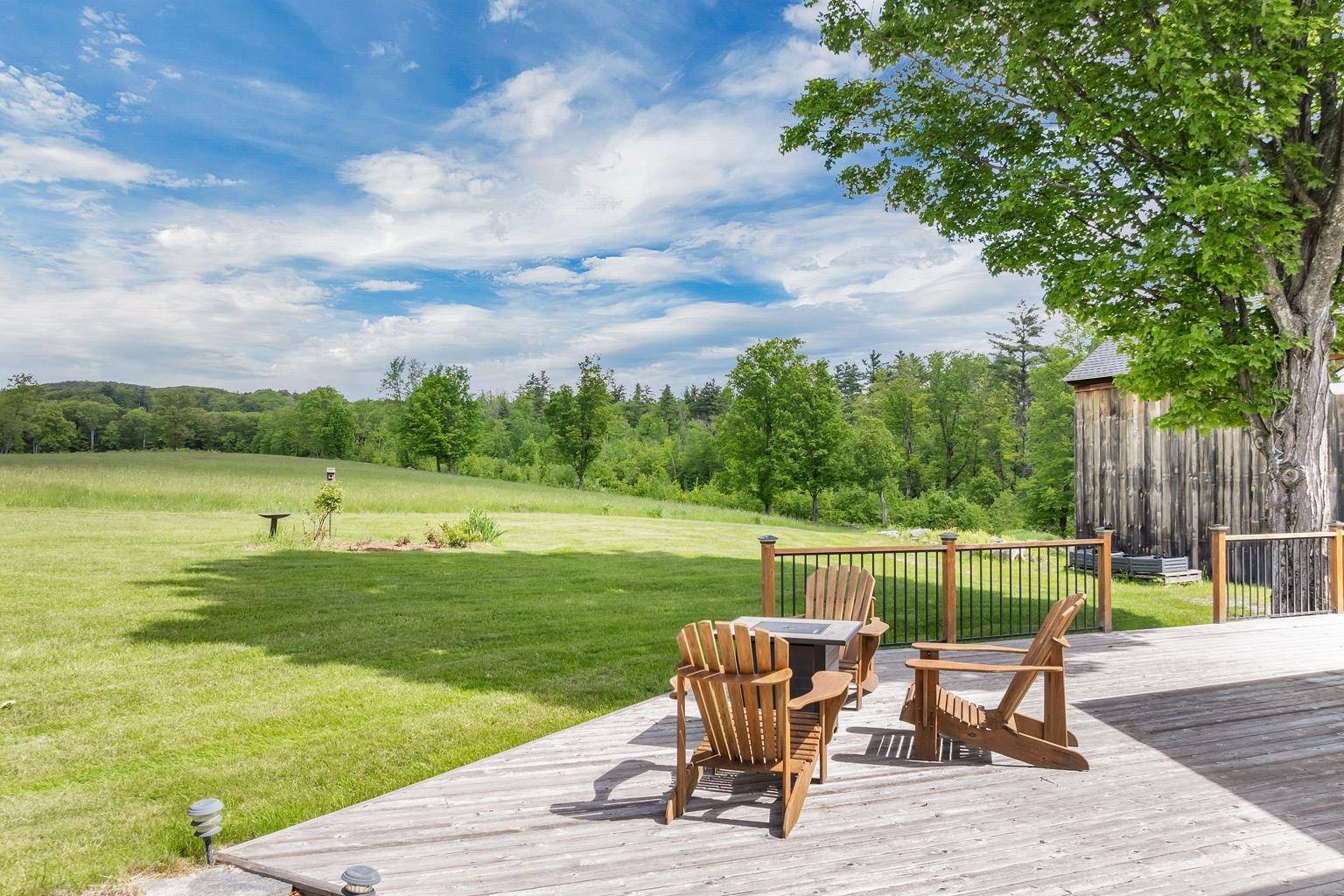Weare, NH 03281,196 Deering Center RD