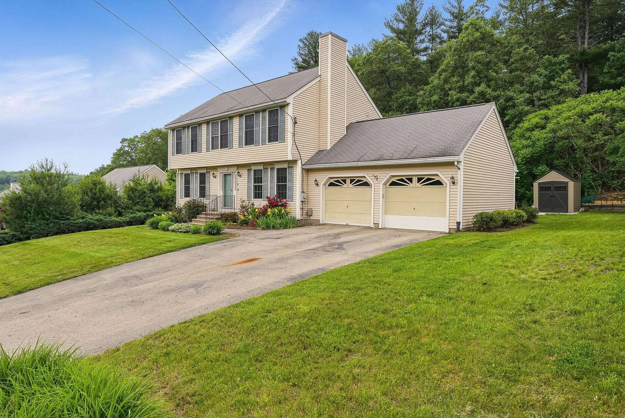 Hudson, NH 03055,18 Bear Path LN