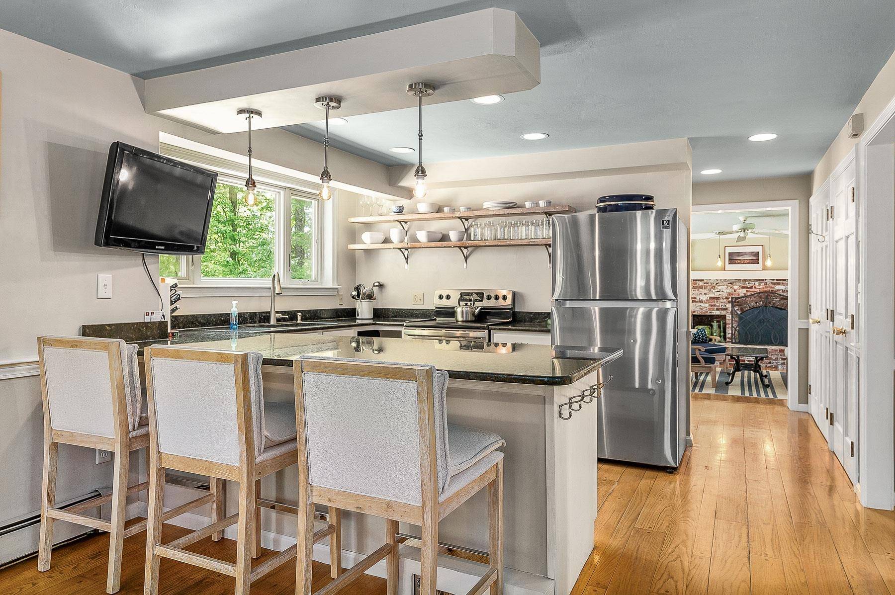 Stratham, NH 03885,12 Dumbarton Oaks