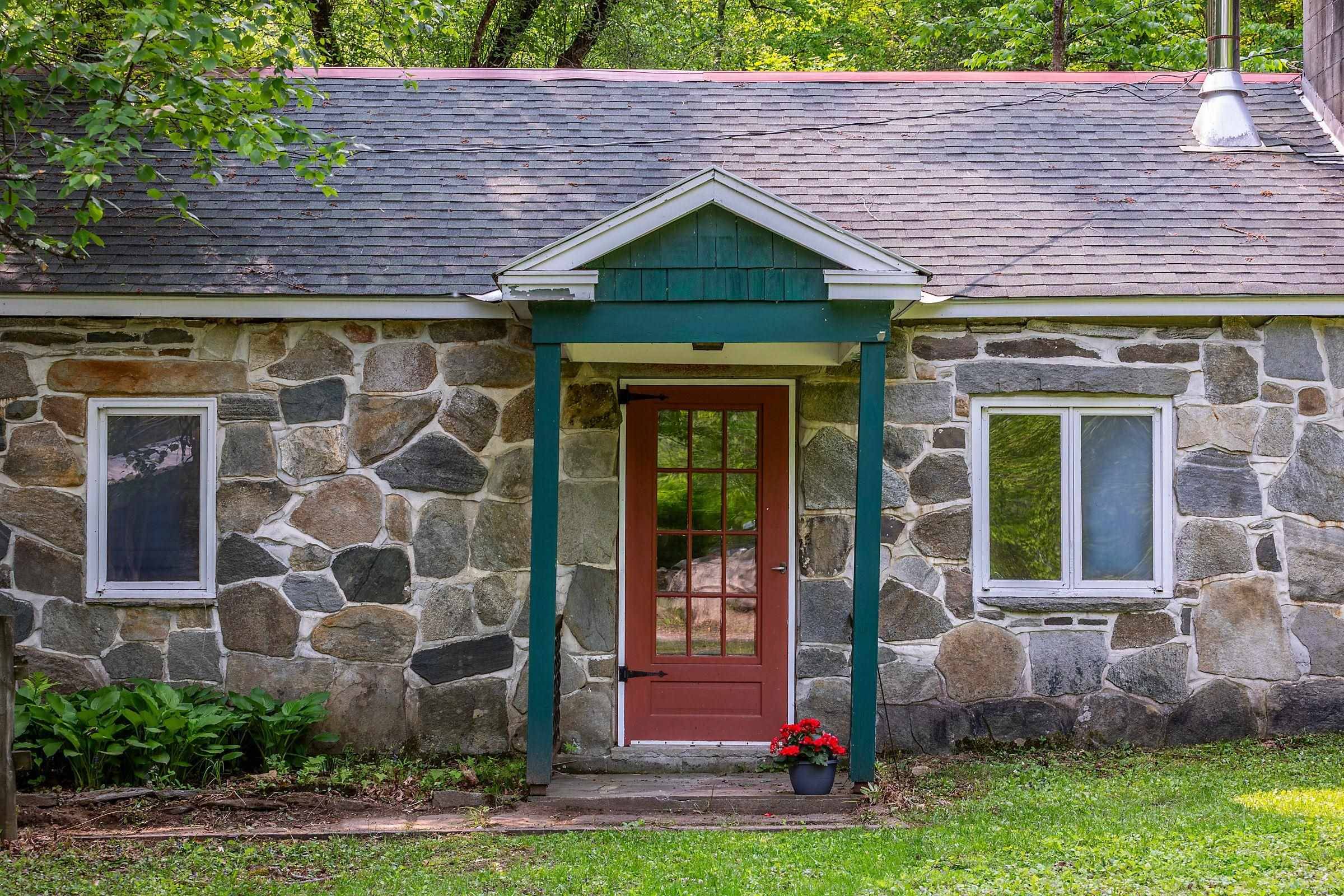 2277 VT Rt 30, Jamaica, VT 05343