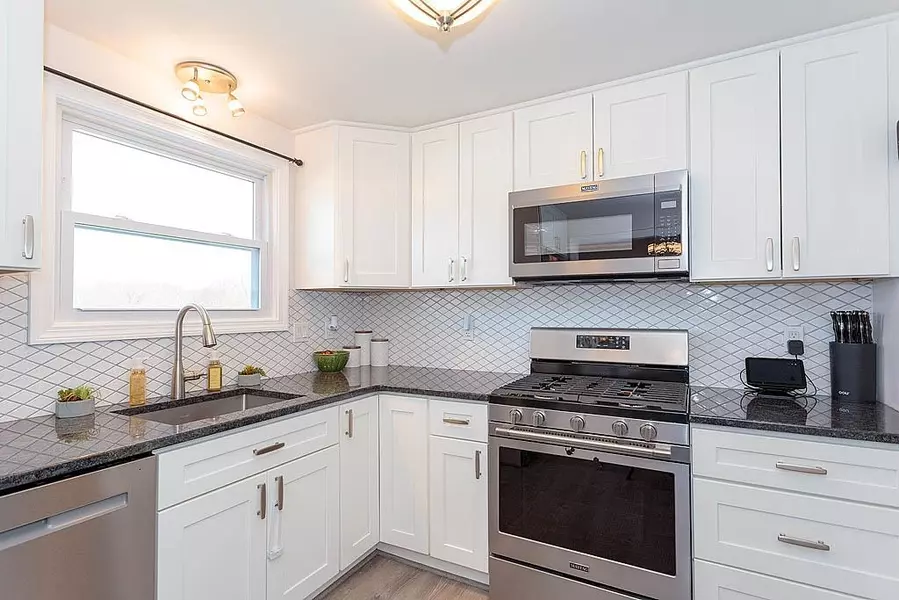 80 Swan AVE, Methuen, MA 01844