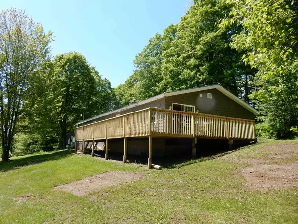 1014 Upper Quarry RD, Derby, VT 05829