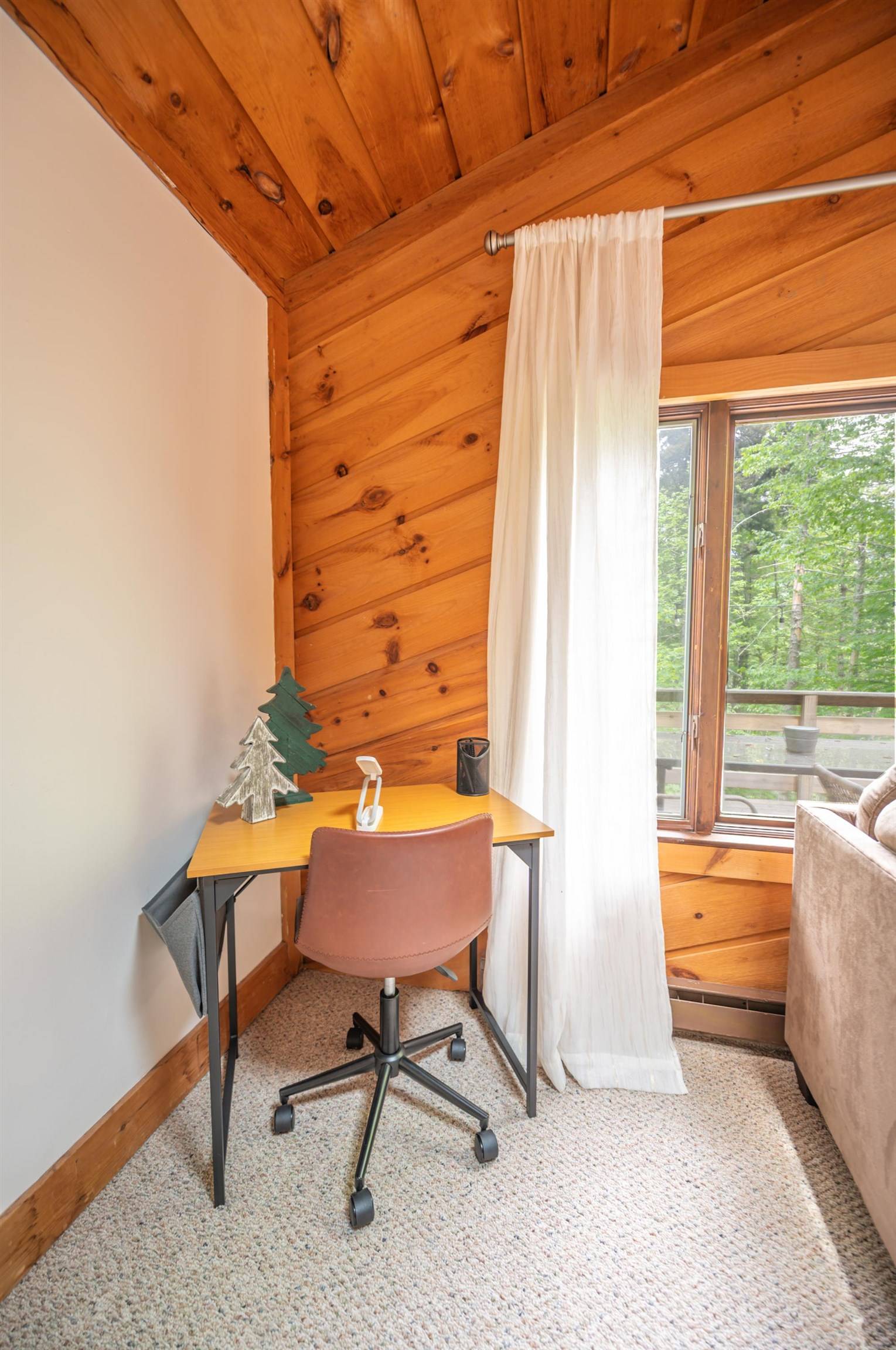 Dover, VT 05356,28 Country Club RD