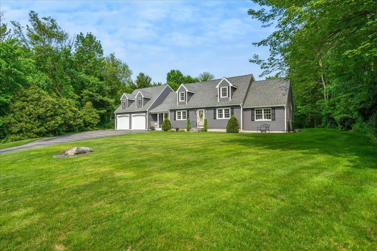 Hudson, NH 03051,14 Nathaniel DR