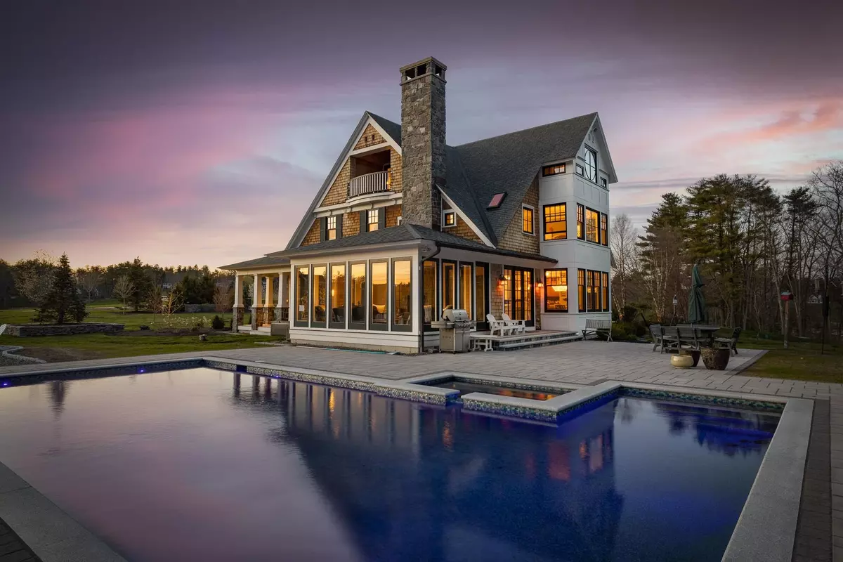 Dover, NH 03820,74 SADDLE TRAIL DR