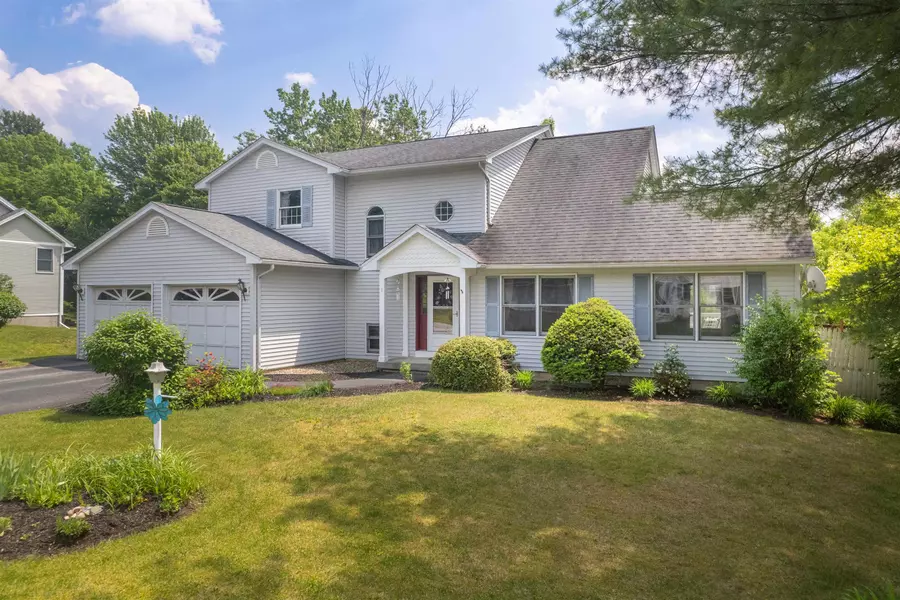 6 Moonbrook DR, Rutland City, VT 05701