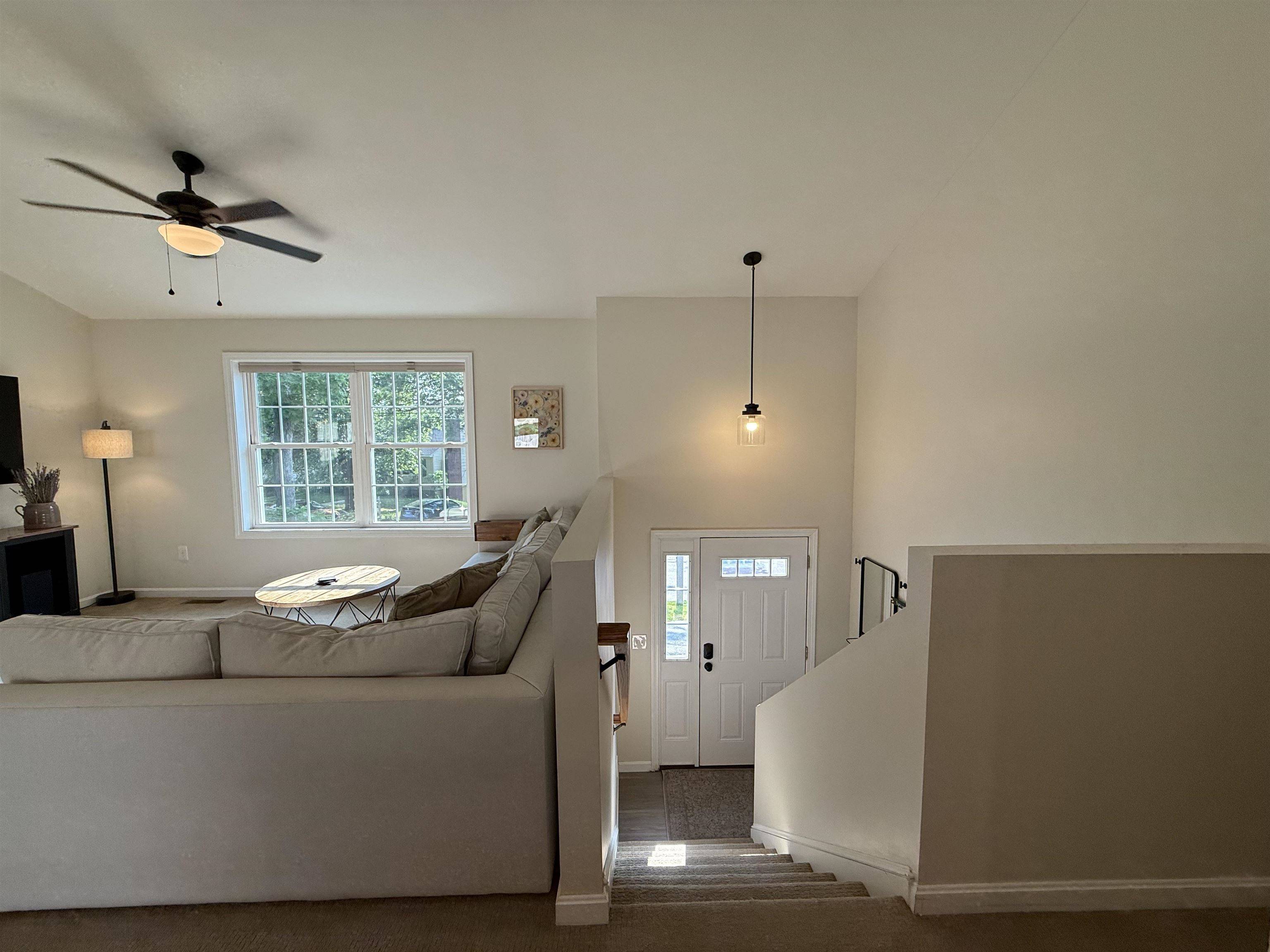 Manchester, NH 03104,383 Pickering ST