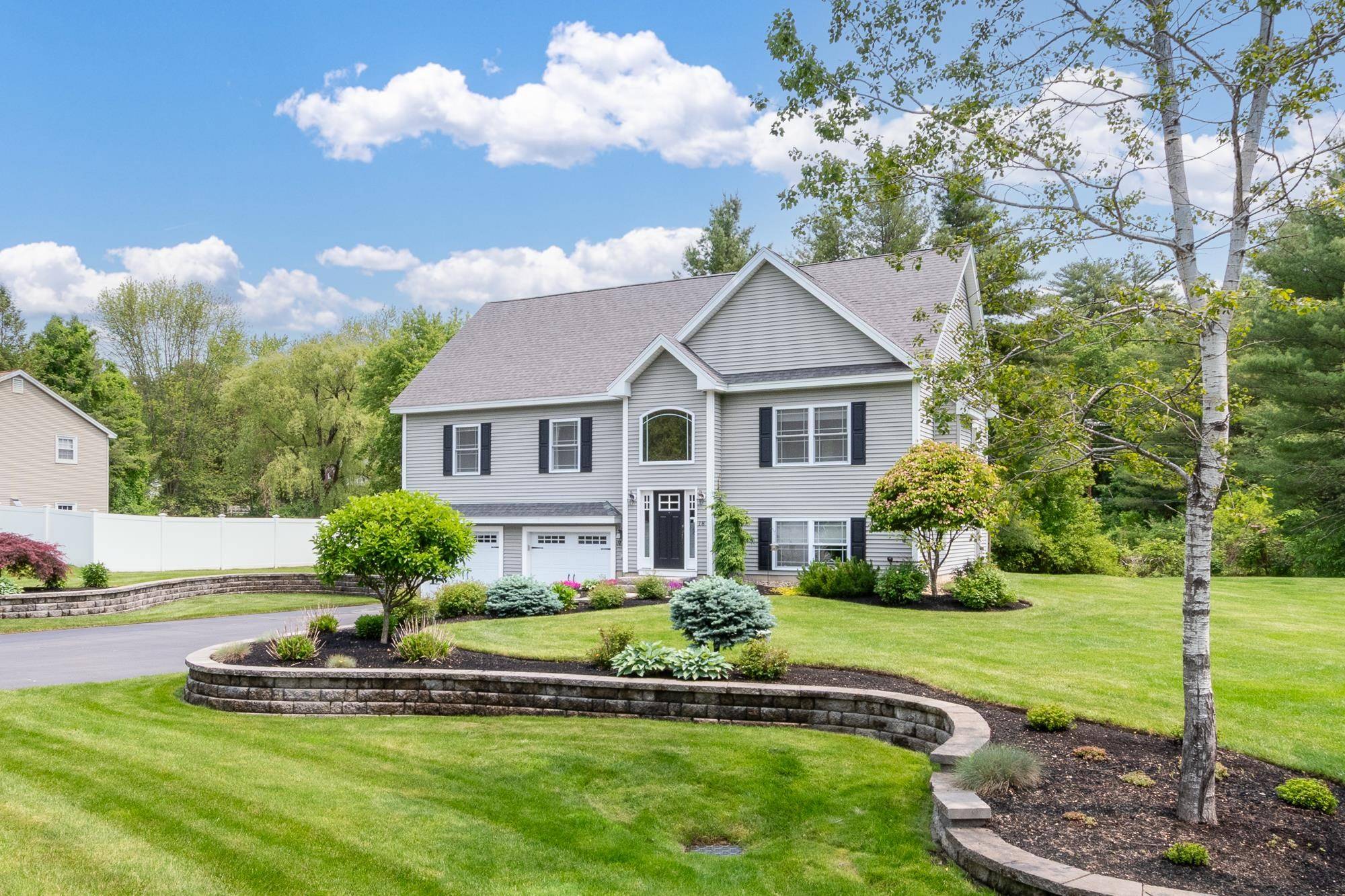 18 Clay ST, Merrimack, NH 03054