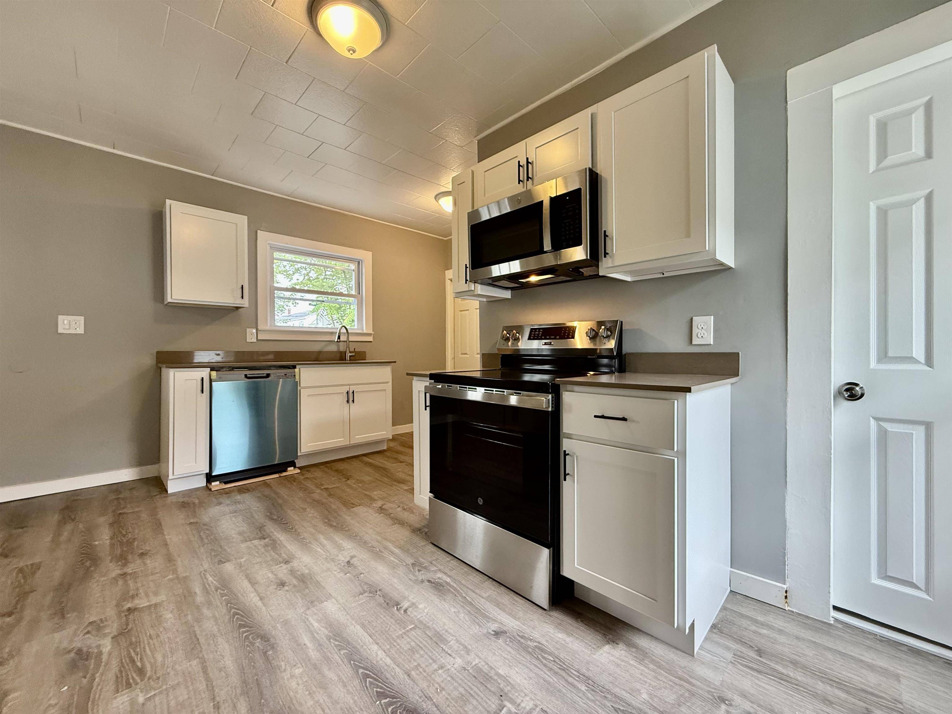 Nashua, NH 03060,32 Hanover ST