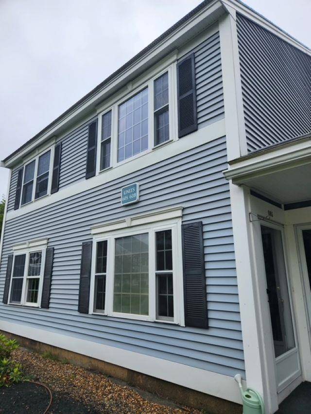 Portsmouth, NH 03801,605 Springbrook CIR