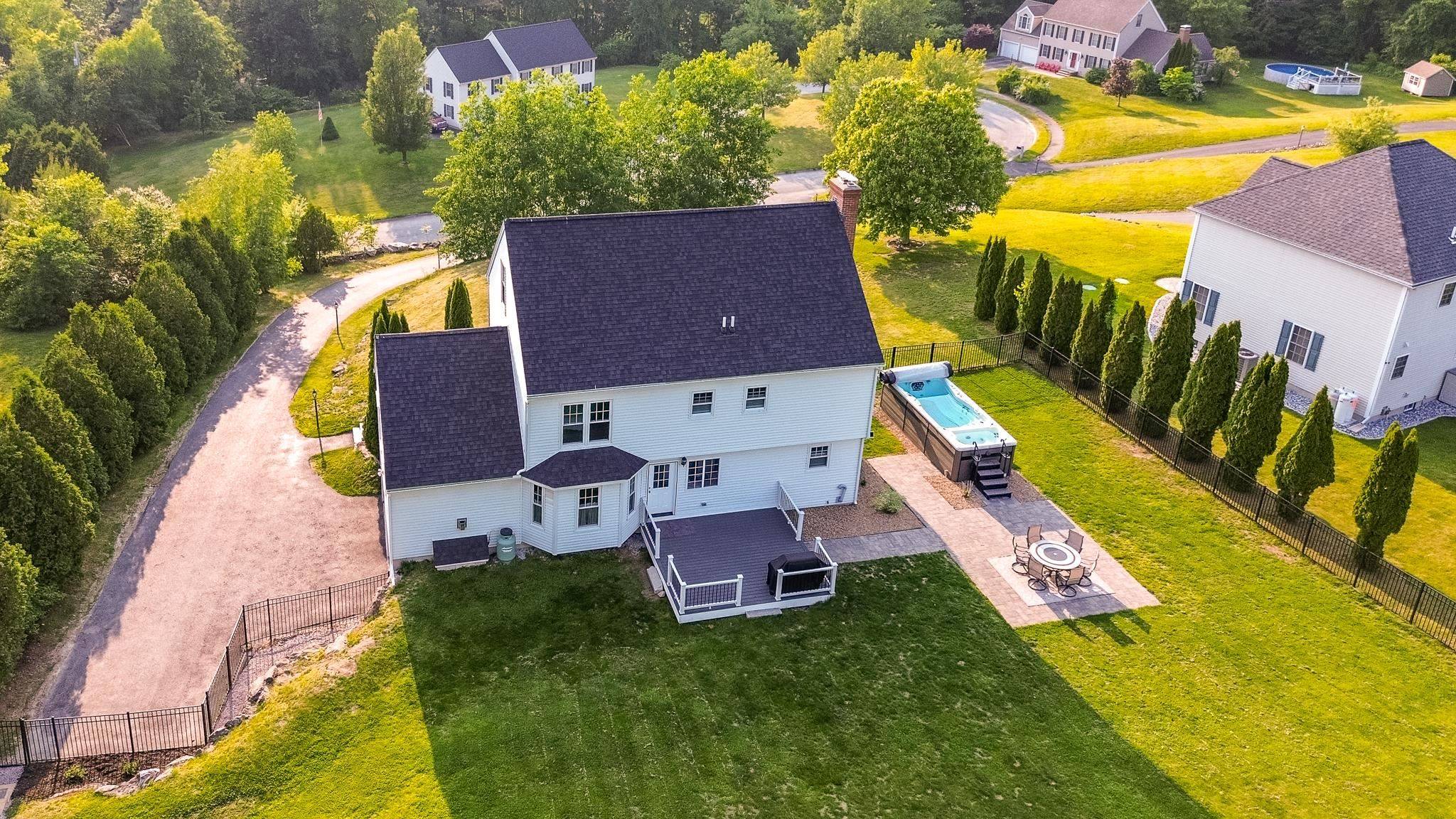 Hudson, NH 03051,3 Sir Isaac WAY