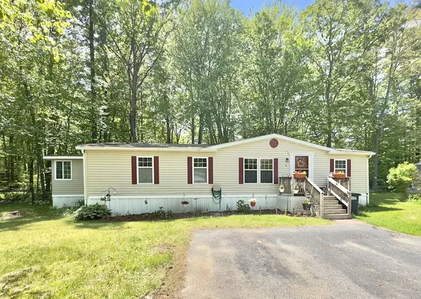 6 Roland DR, Allenstown, NH 03275