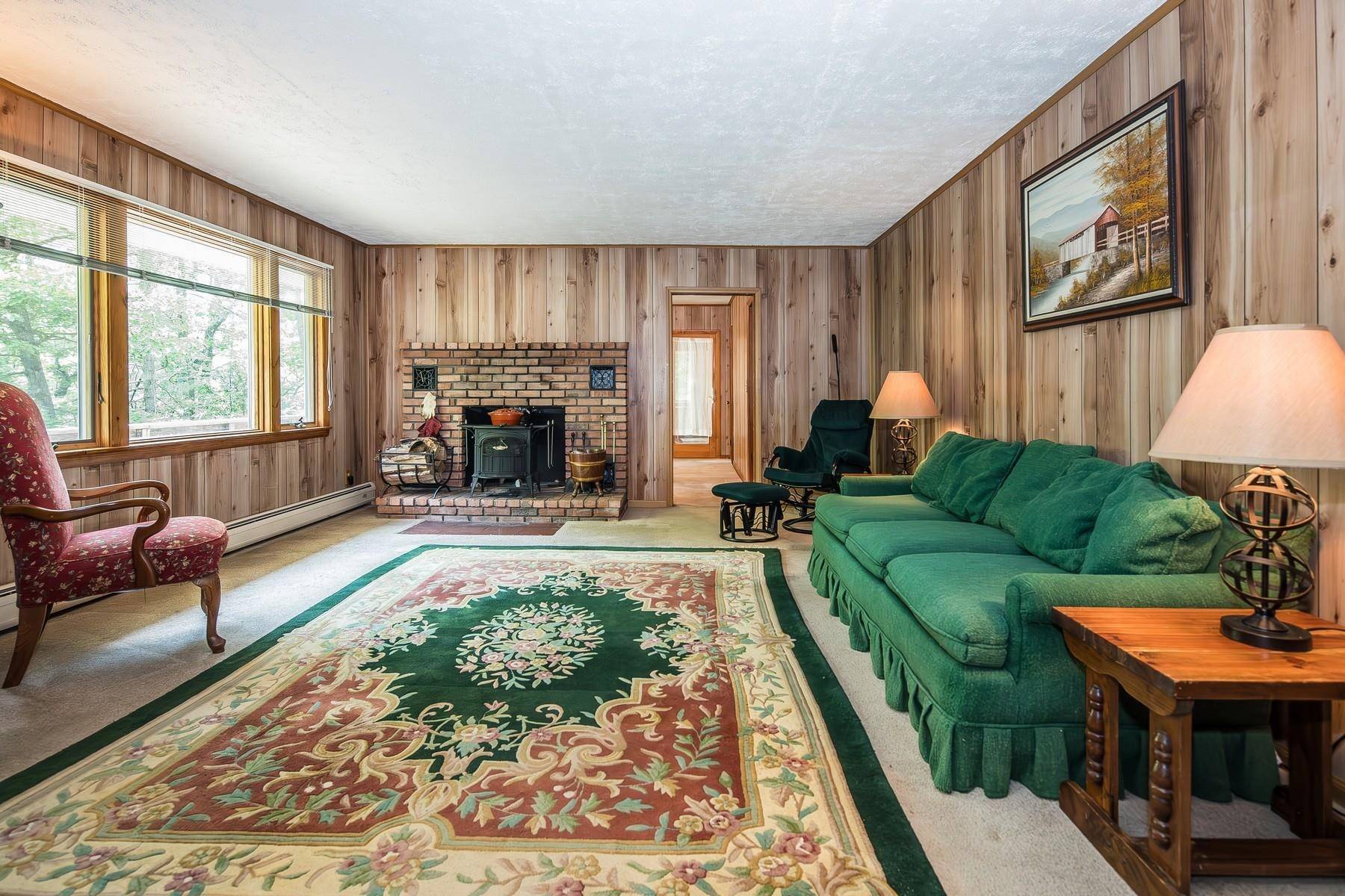 Hubbardton, VT 05735,1229 RTE 30 N