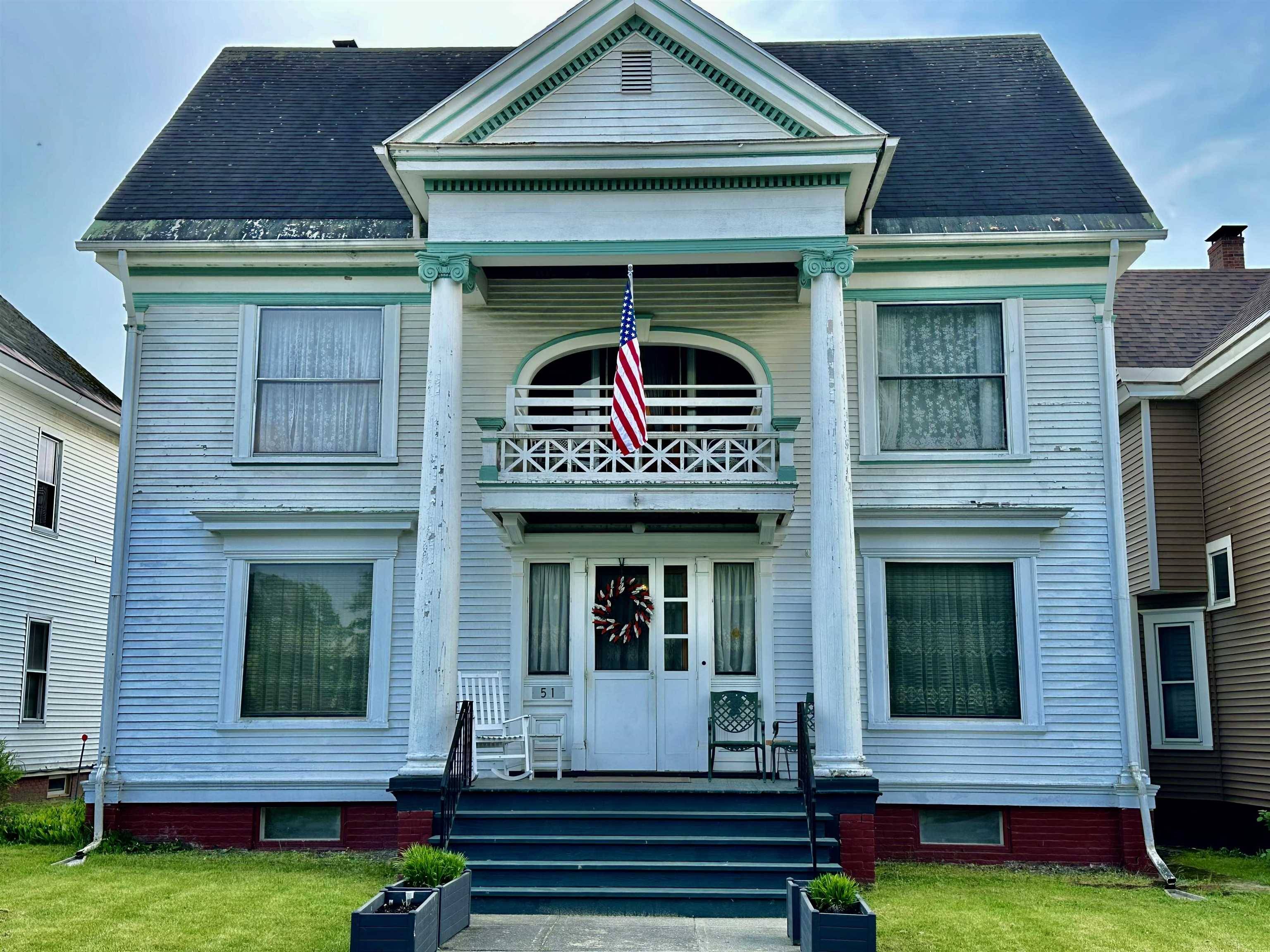 Lyndon, VT 05851,51 Maple ST
