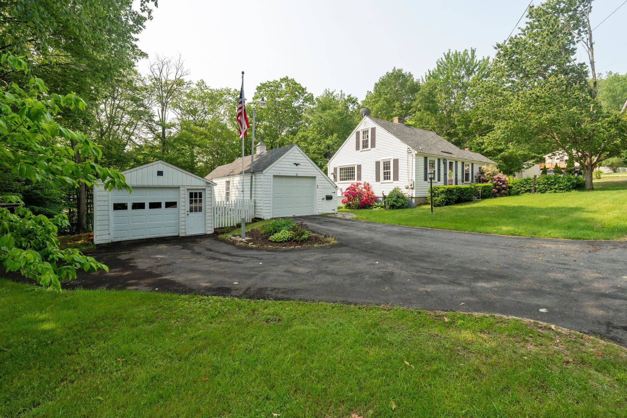 Milton, NH 03851,33 Elm ST