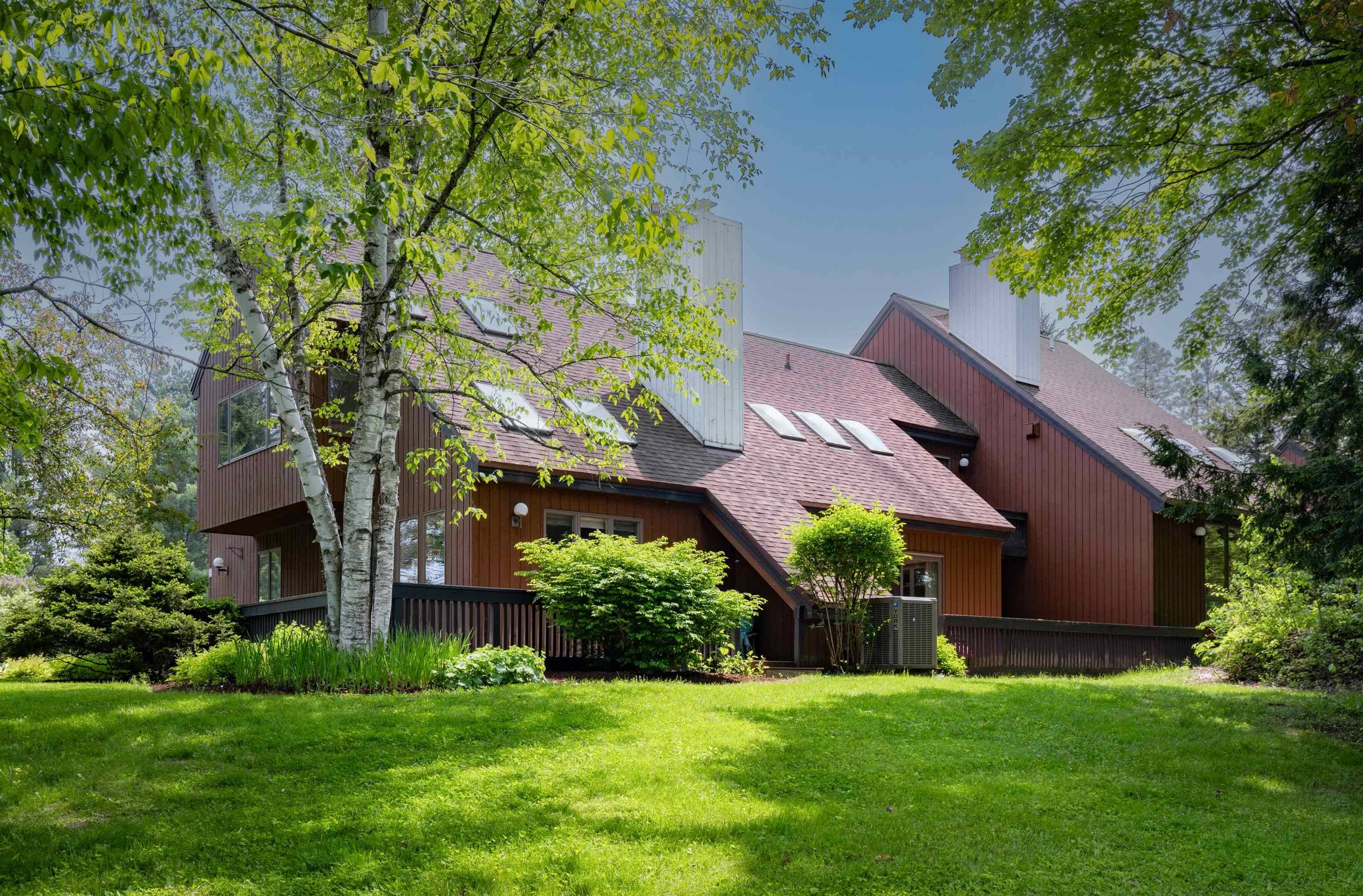 Stowe, VT 05672,132 Wildlife RD #57