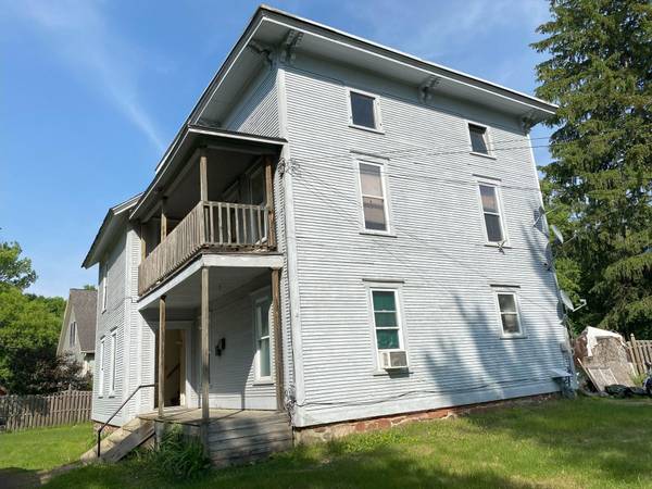 2 Arlington ST, Essex Junction, VT 05452