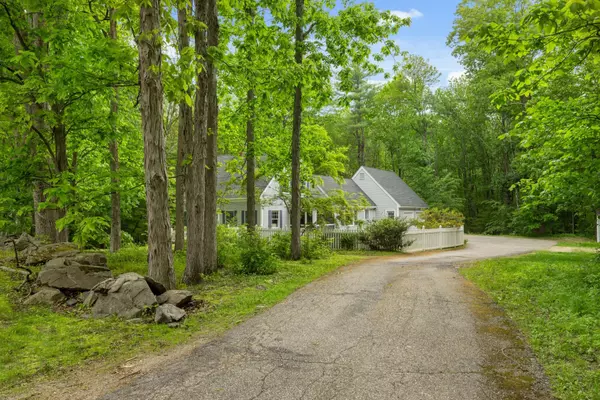 Lee, NH 03861,31 Riverside Farm DR
