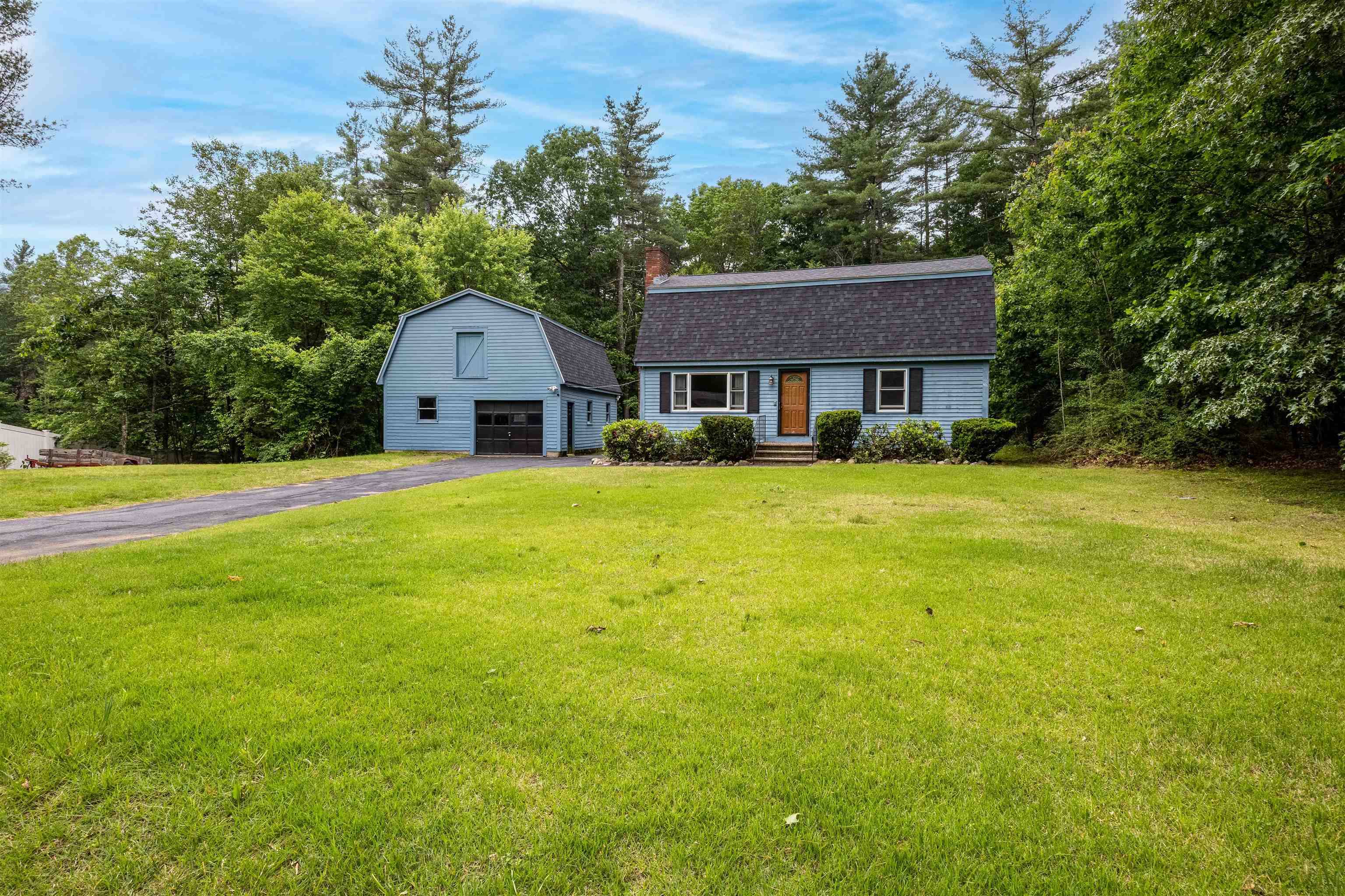 8 Jakes LN, Merrimack, NH 03054