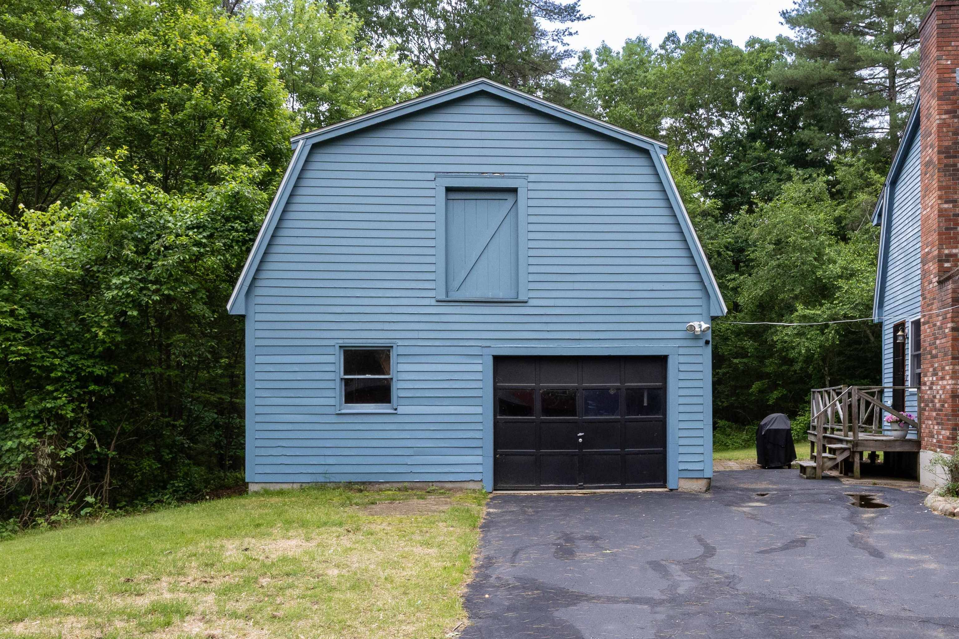 Merrimack, NH 03054,8 Jakes LN