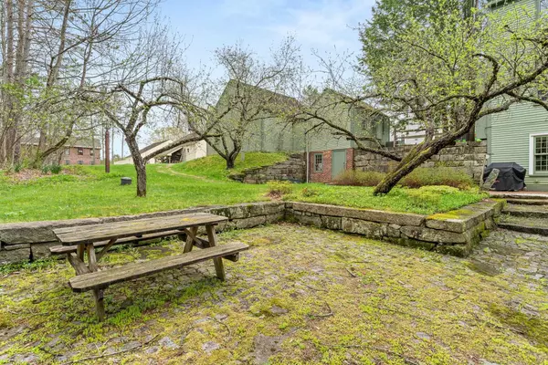 Lyme, NH 03768,85 Dartmouth College HWY #204