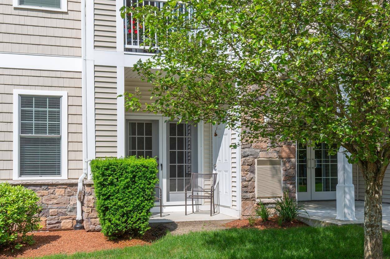 10 Braemoor Woods RD #106, Salem, NH 03079
