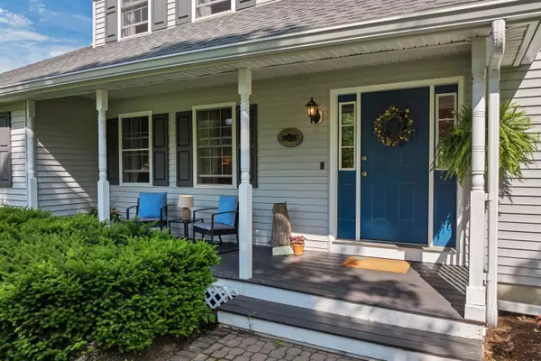 Hooksett, NH 03106,12 Julia DR