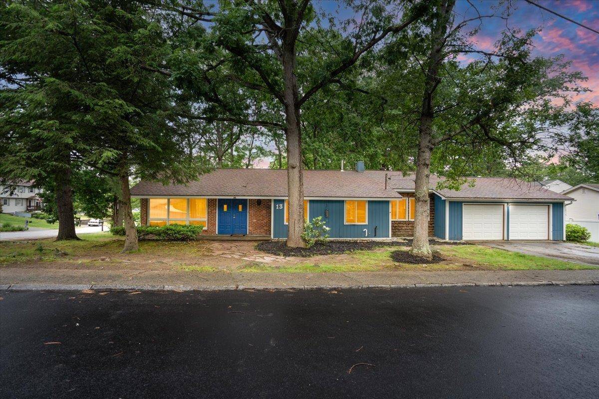 13 Fountain LN, Nashua, NH 03062