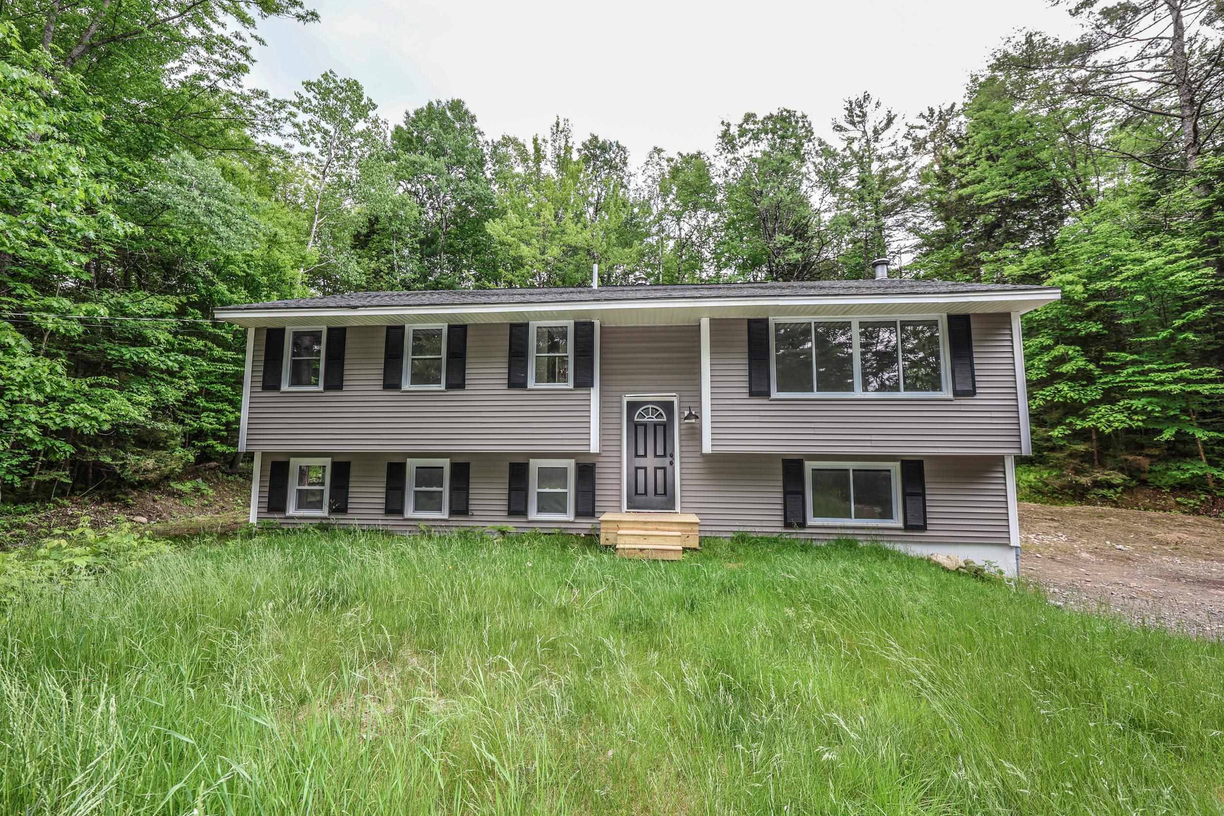 877 St Johnsbury RD, Littleton, NH 03561