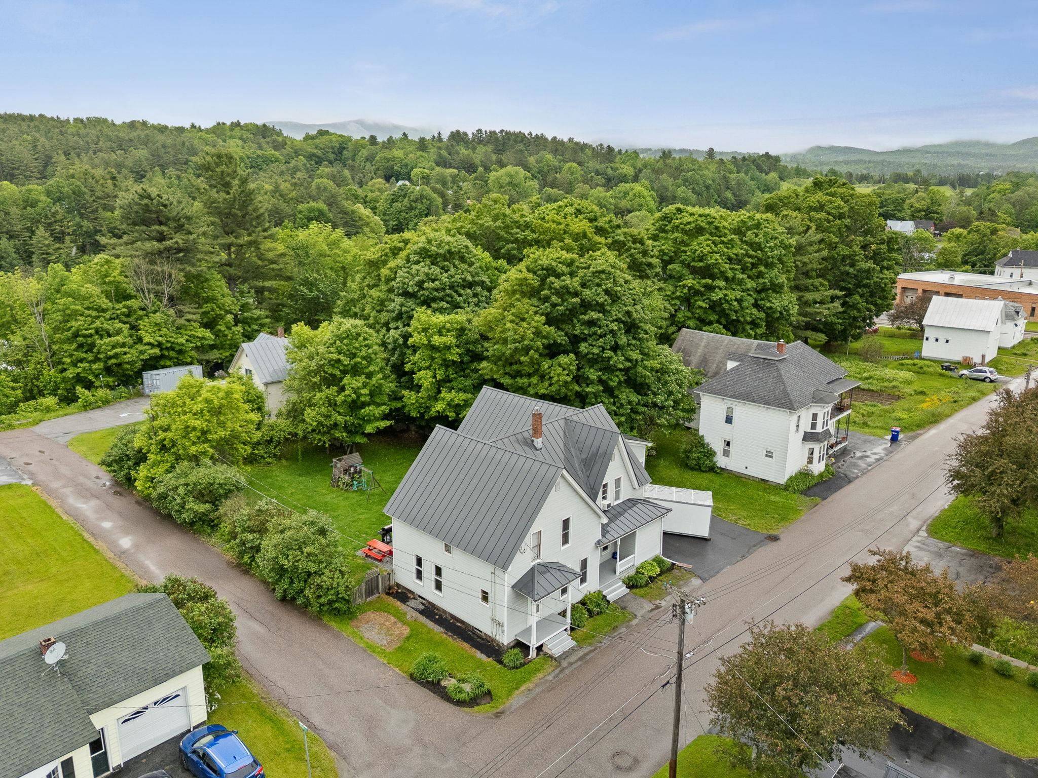 11 Summer ST, Barre Town, VT 05649