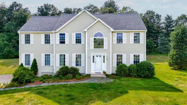 20 Hancock LN, Pelham, NH 03076