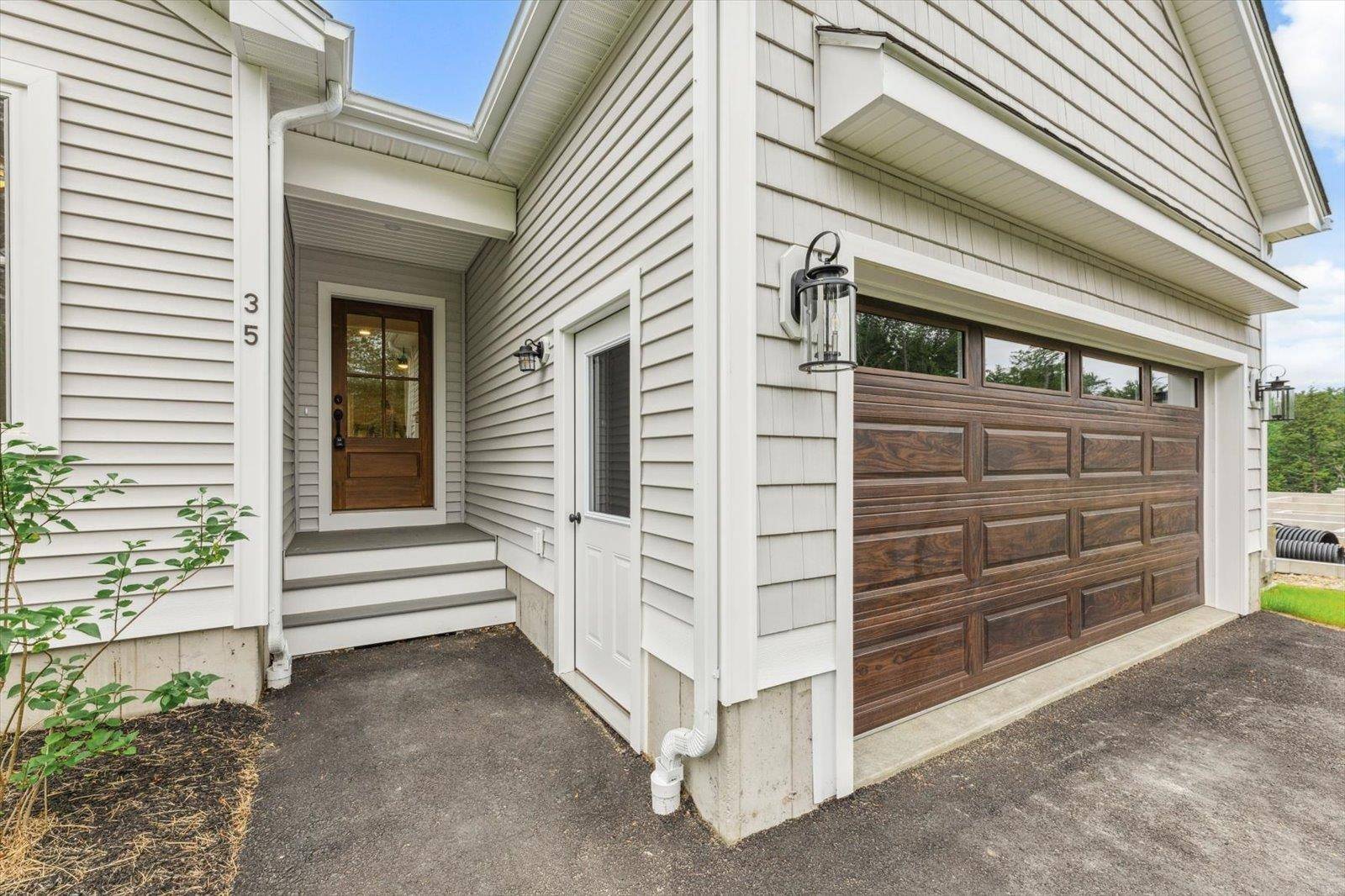 35 Willow LN, Rindge, NH 03461