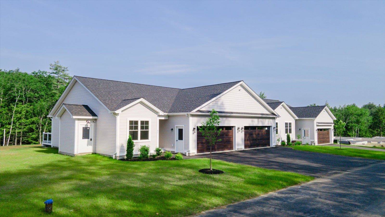 35 Willow LN, Rindge, NH 03461