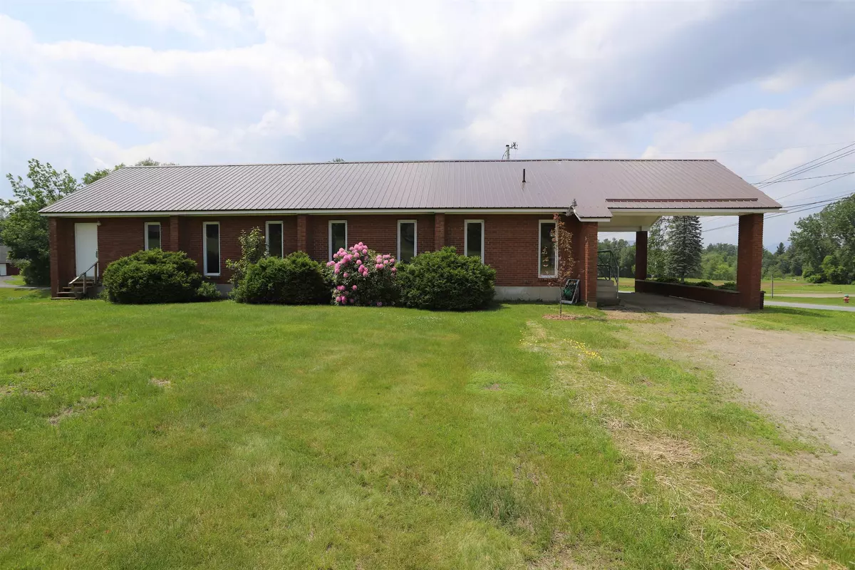 Derby, VT 05829,668 Prouty DR