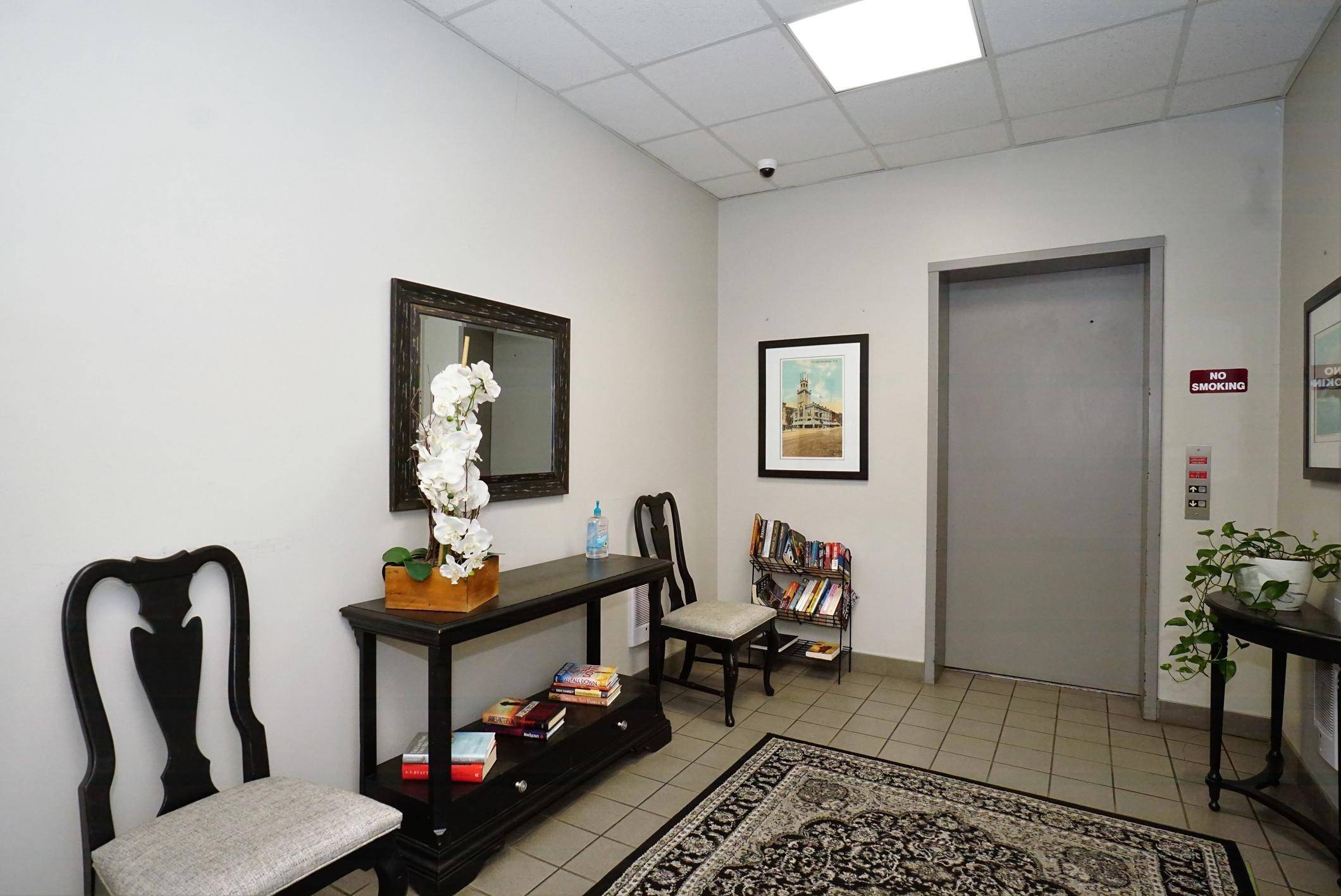 Manchester, NH 03104,96 River RD #205