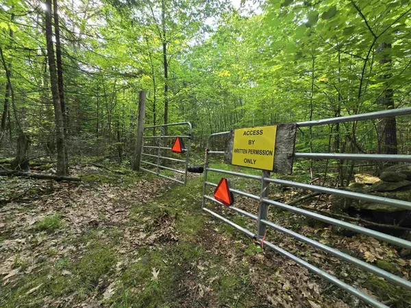 Haverhill, NH 03774,882 Morse RD