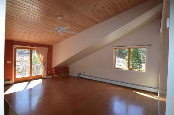 Newbury, NH 03255,83 Bowles RD