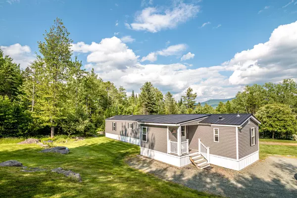 22 Horan RD, Jefferson, NH 03583