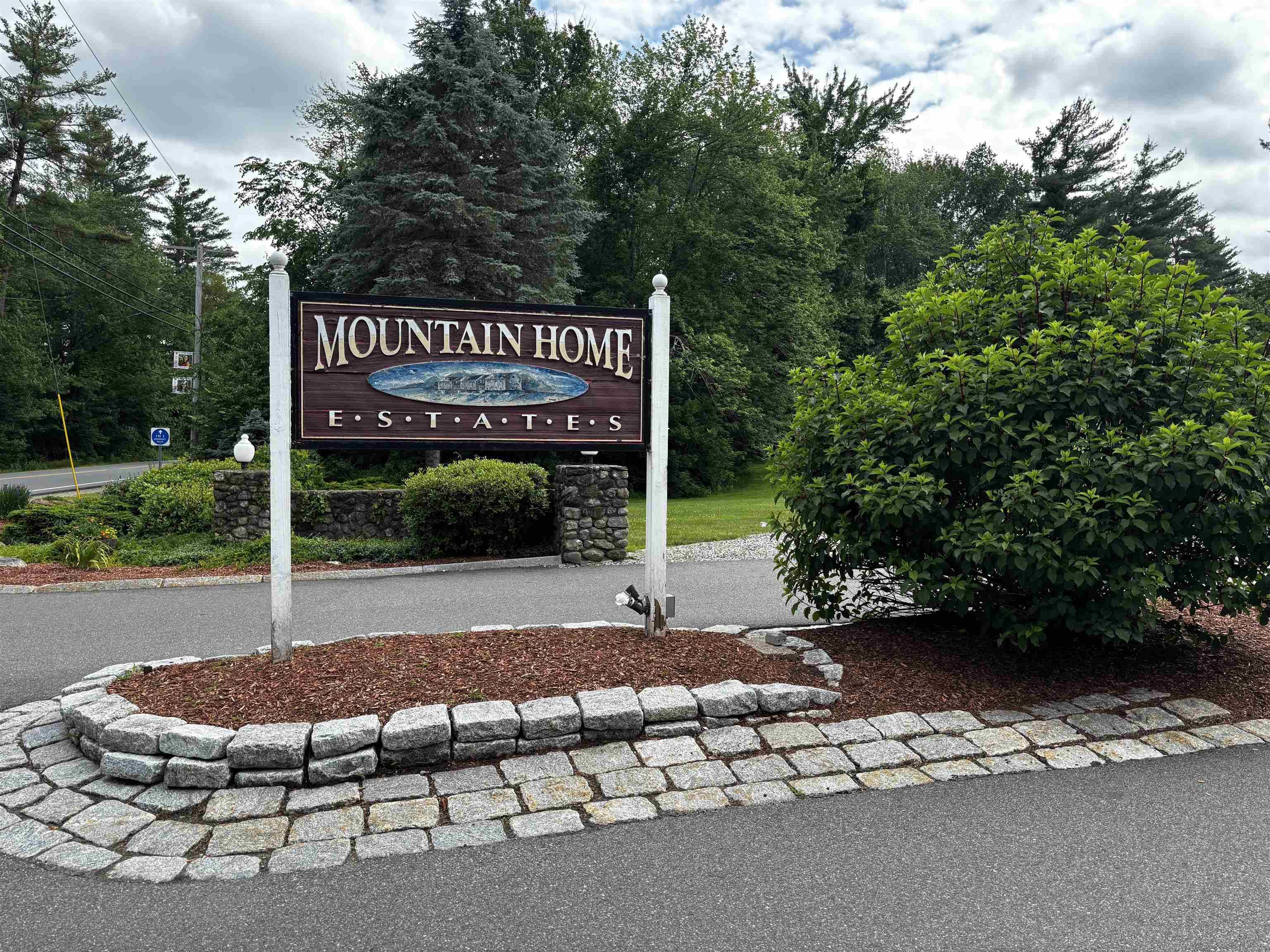 Londonderry, NH 03053,91 Fieldstone DR
