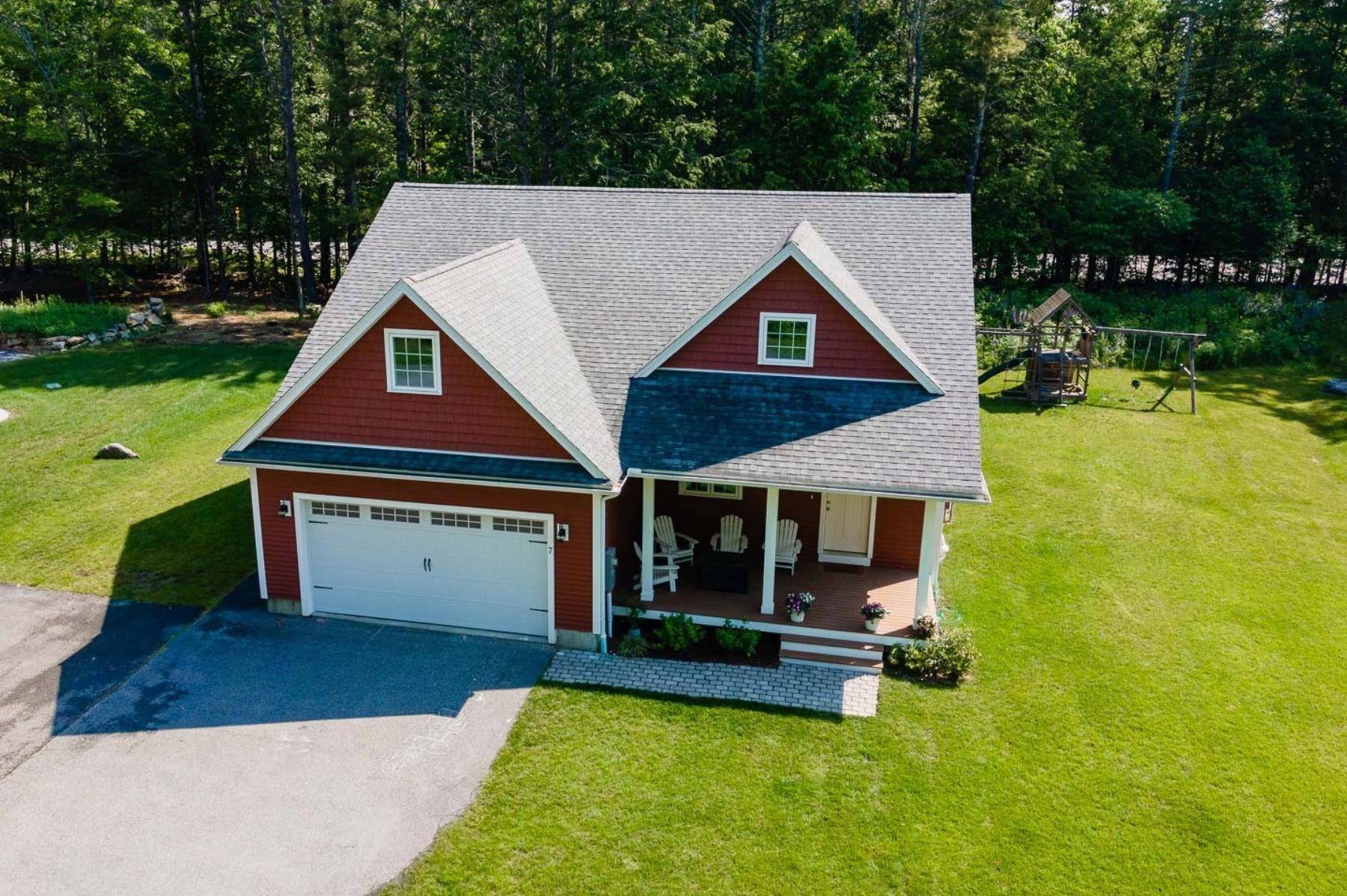 Durham, NH 03824,7 Oak Knoll LN