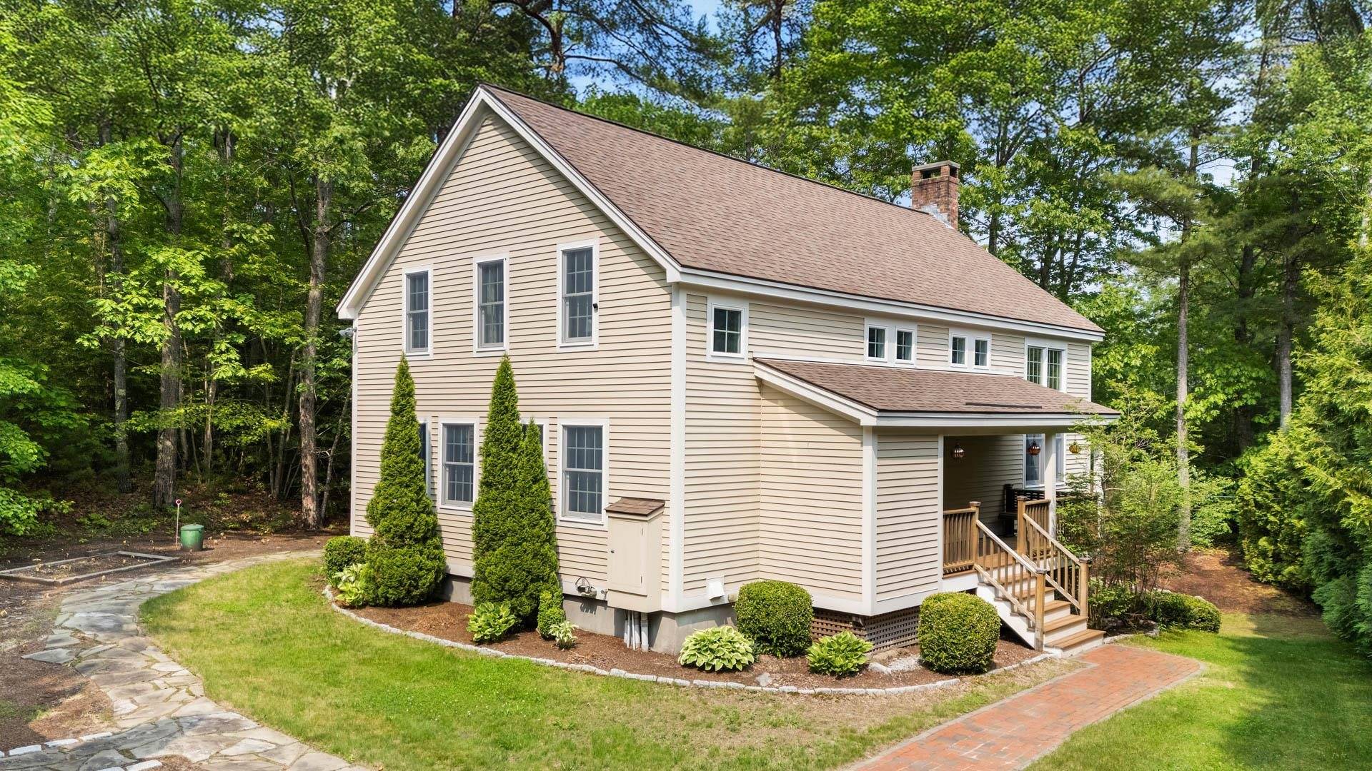 60 Emily LN, Sunapee, NH 03782