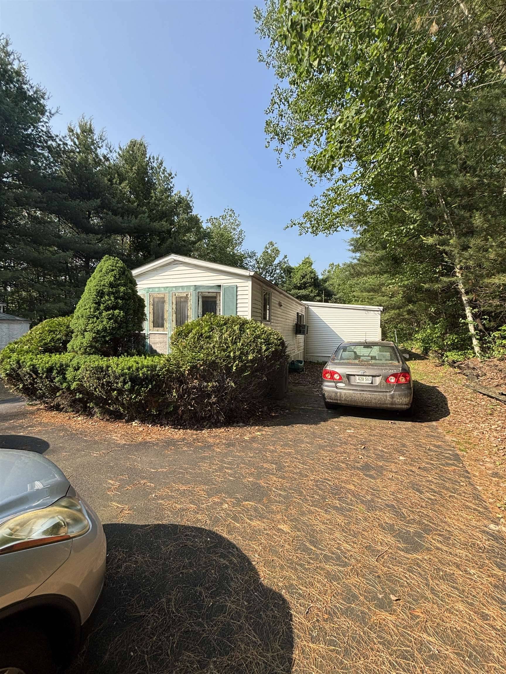 Derry, NH 03038-4526,15 James ST
